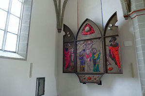 Malerische Spiegel an den Seitenaltären in St. Crescentius (Foto: Karl-Franz Thiede)